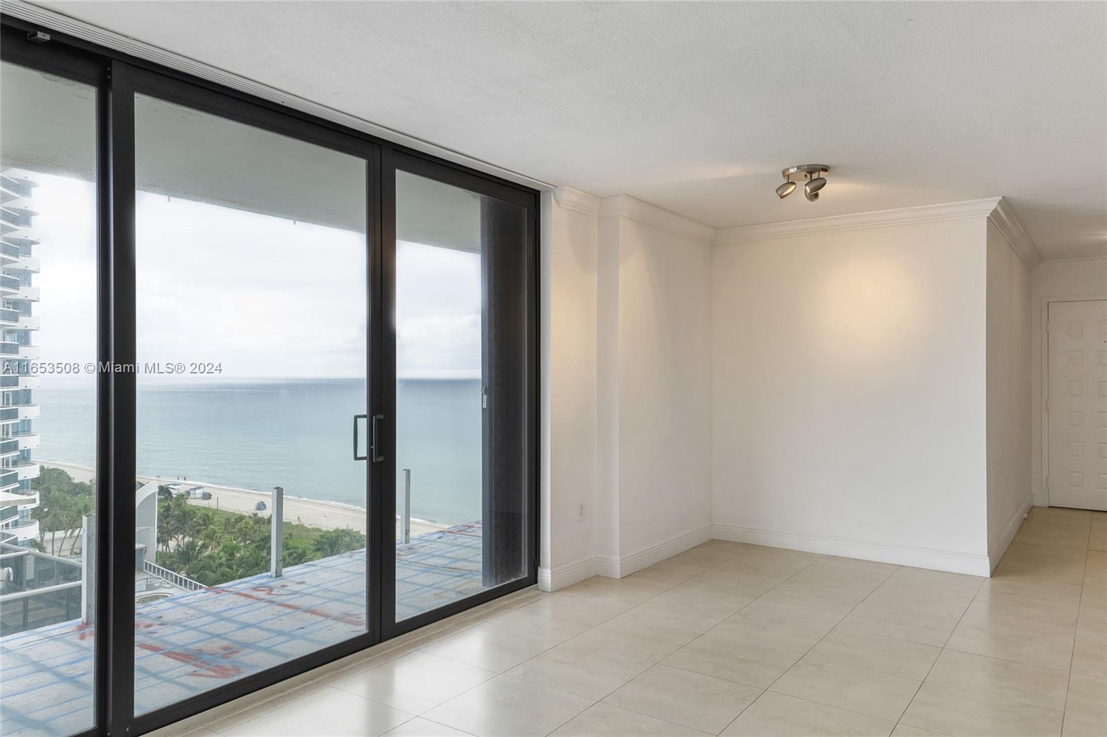 LE TRIANON CONDO - Residential Lease