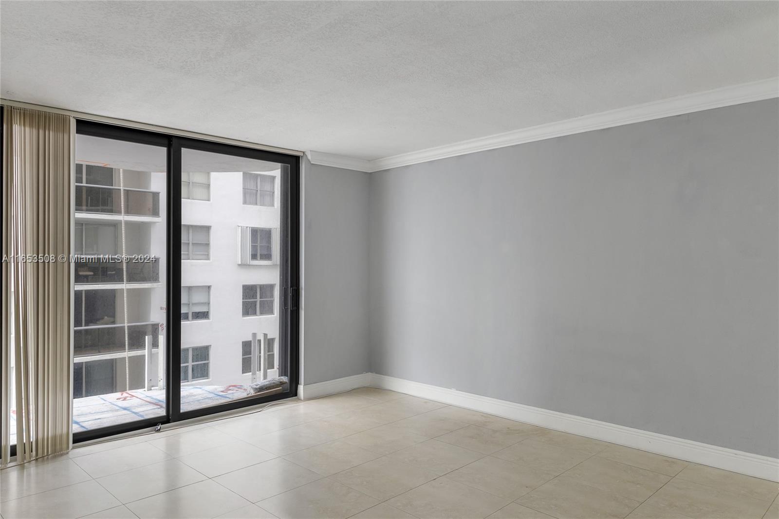 LE TRIANON CONDO - Residential Lease