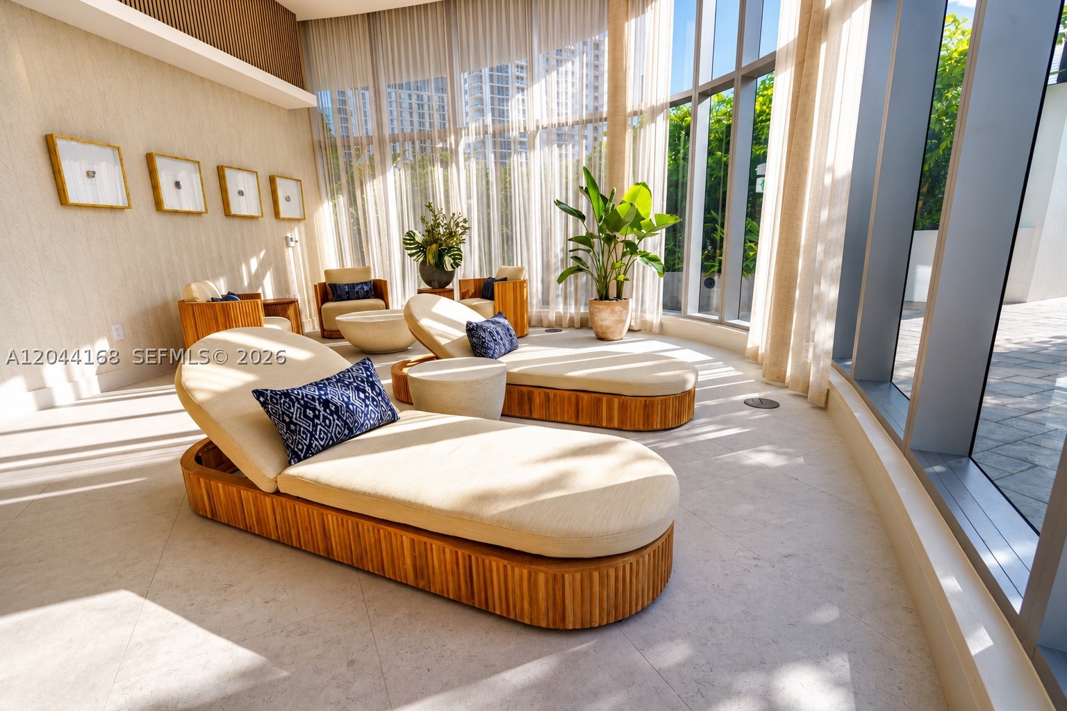 ARIA RESERVE CONDO - Residential