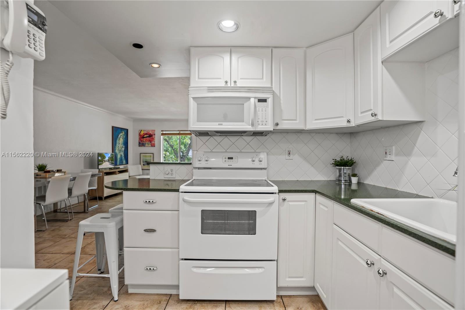 MONTEREY GARDENS OF PINEC - Residential