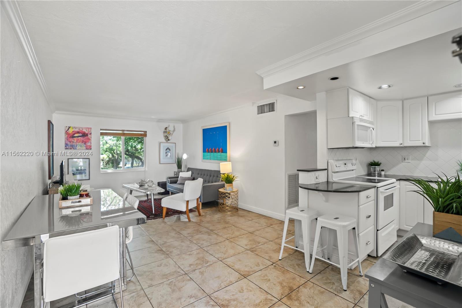 MONTEREY GARDENS OF PINEC - Residential