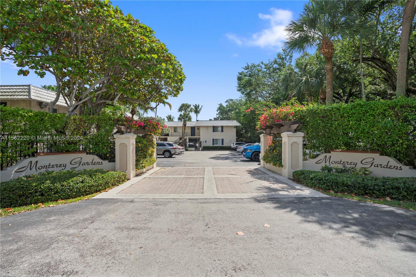 MONTEREY GARDENS OF PINEC - Residential