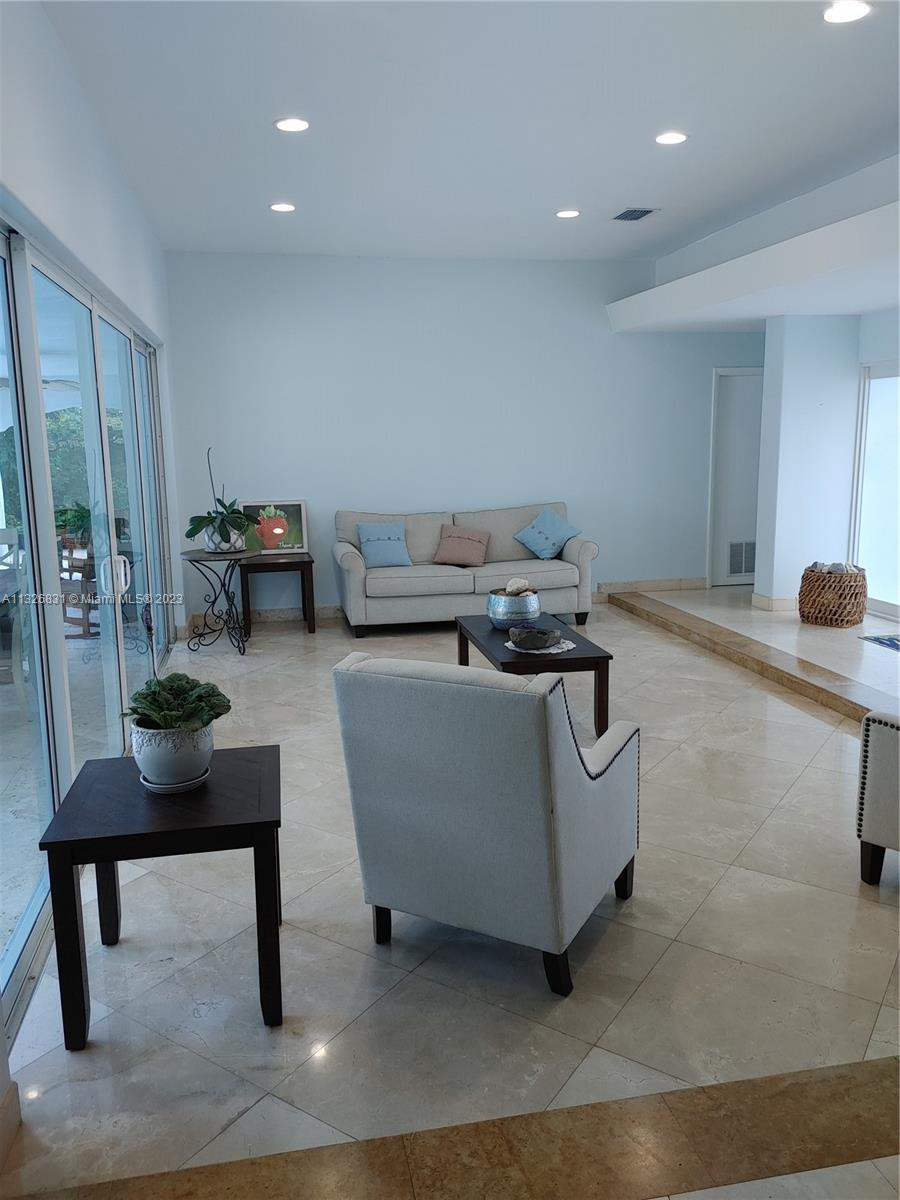 ROYAL PALM ESTATES SEC TH - Residential