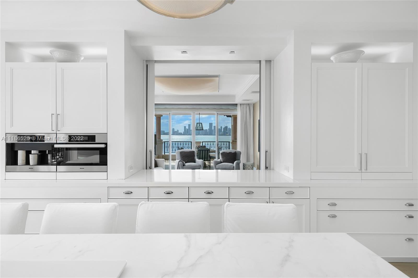 FISHER ISLAND - Residential