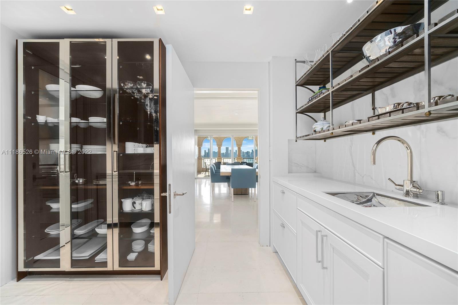 FISHER ISLAND - Residential