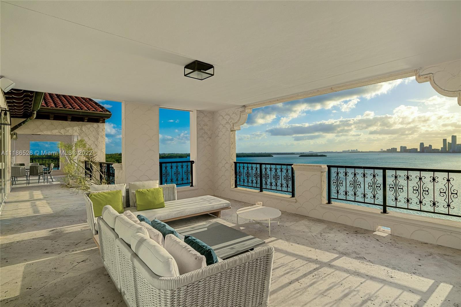 FISHER ISLAND - Residential