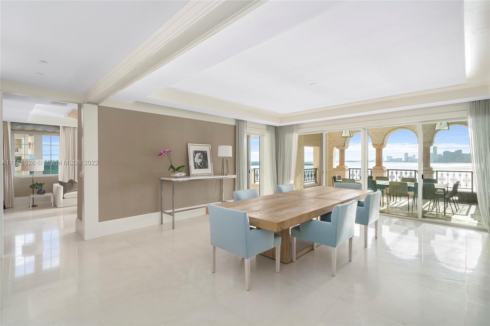 FISHER ISLAND - Residential