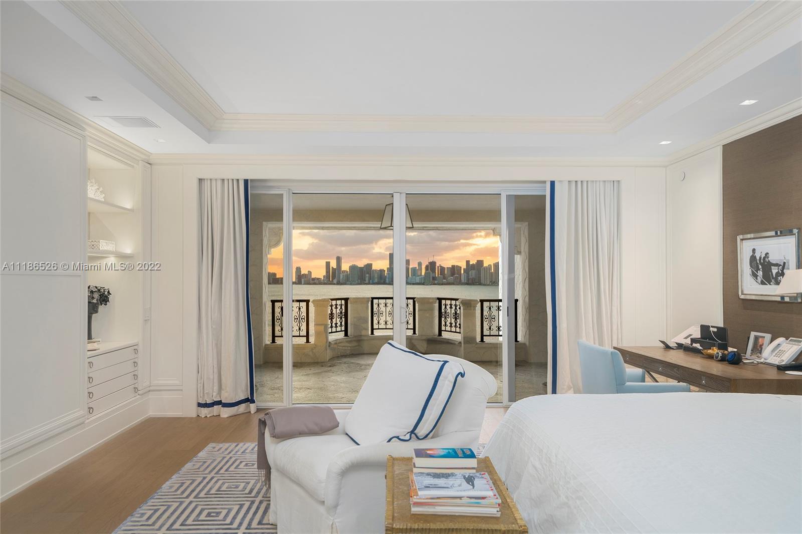 FISHER ISLAND - Residential