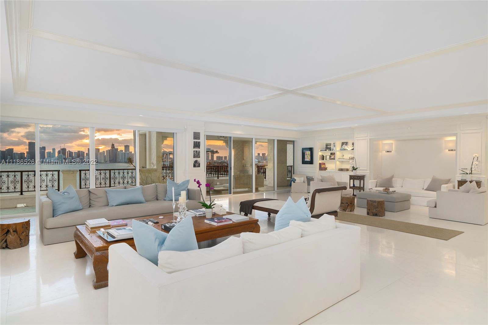 FISHER ISLAND - Residential