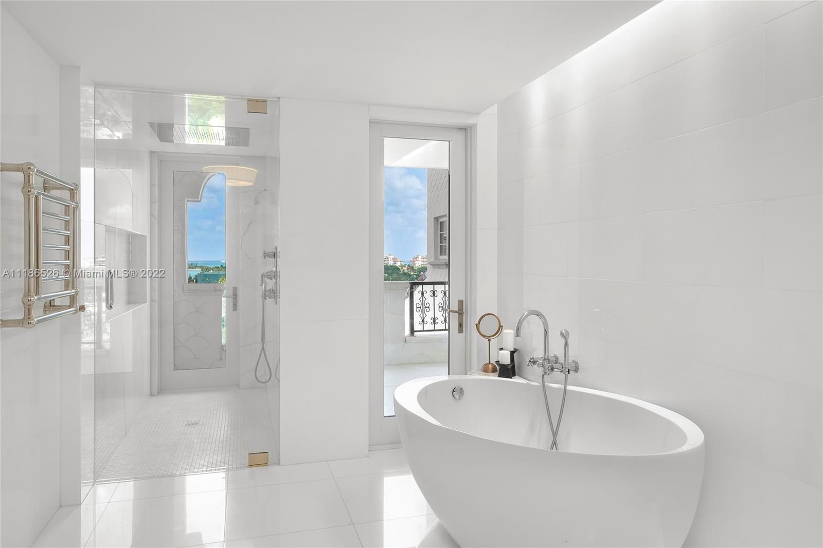FISHER ISLAND - Residential