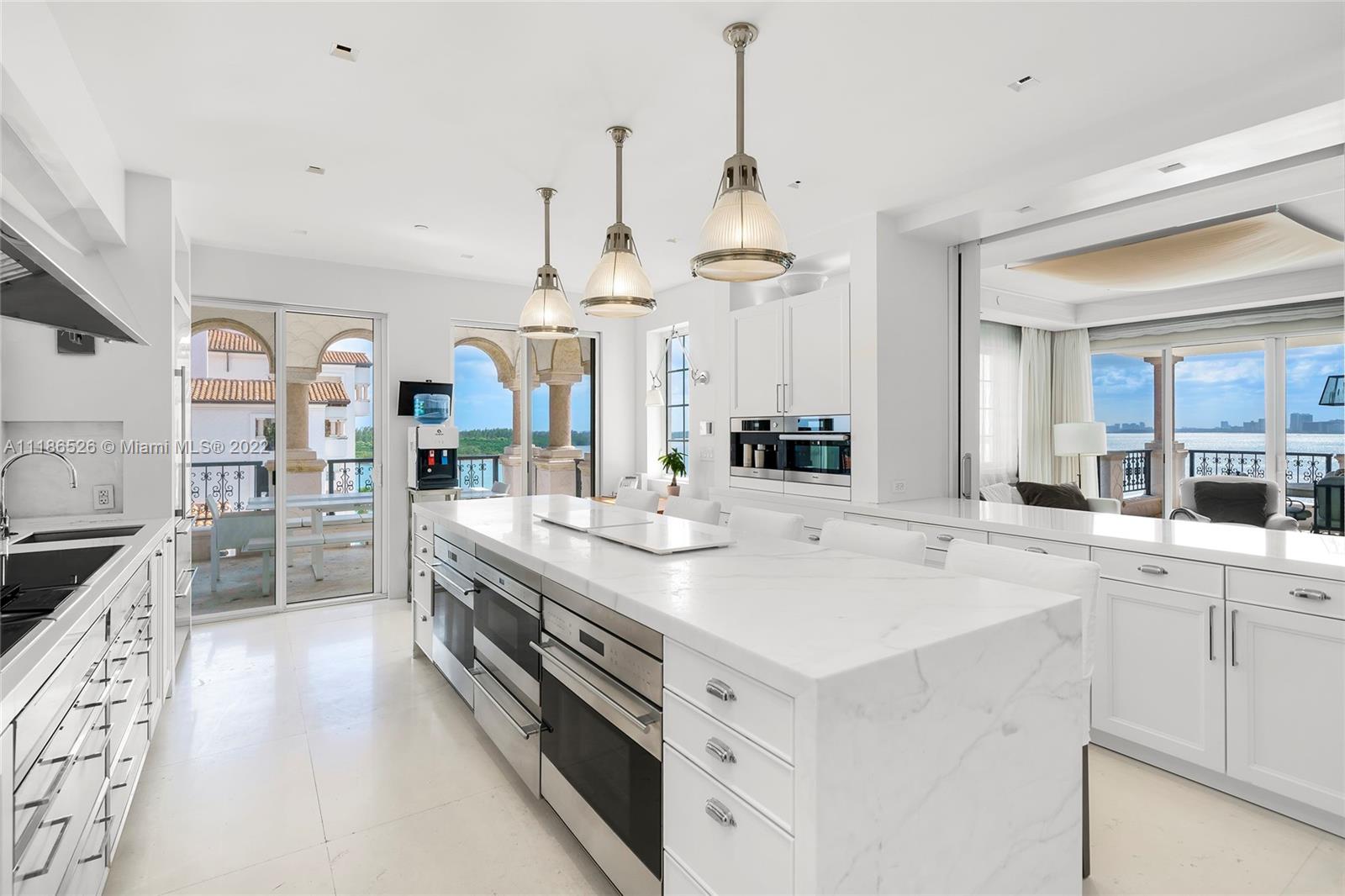 FISHER ISLAND - Residential