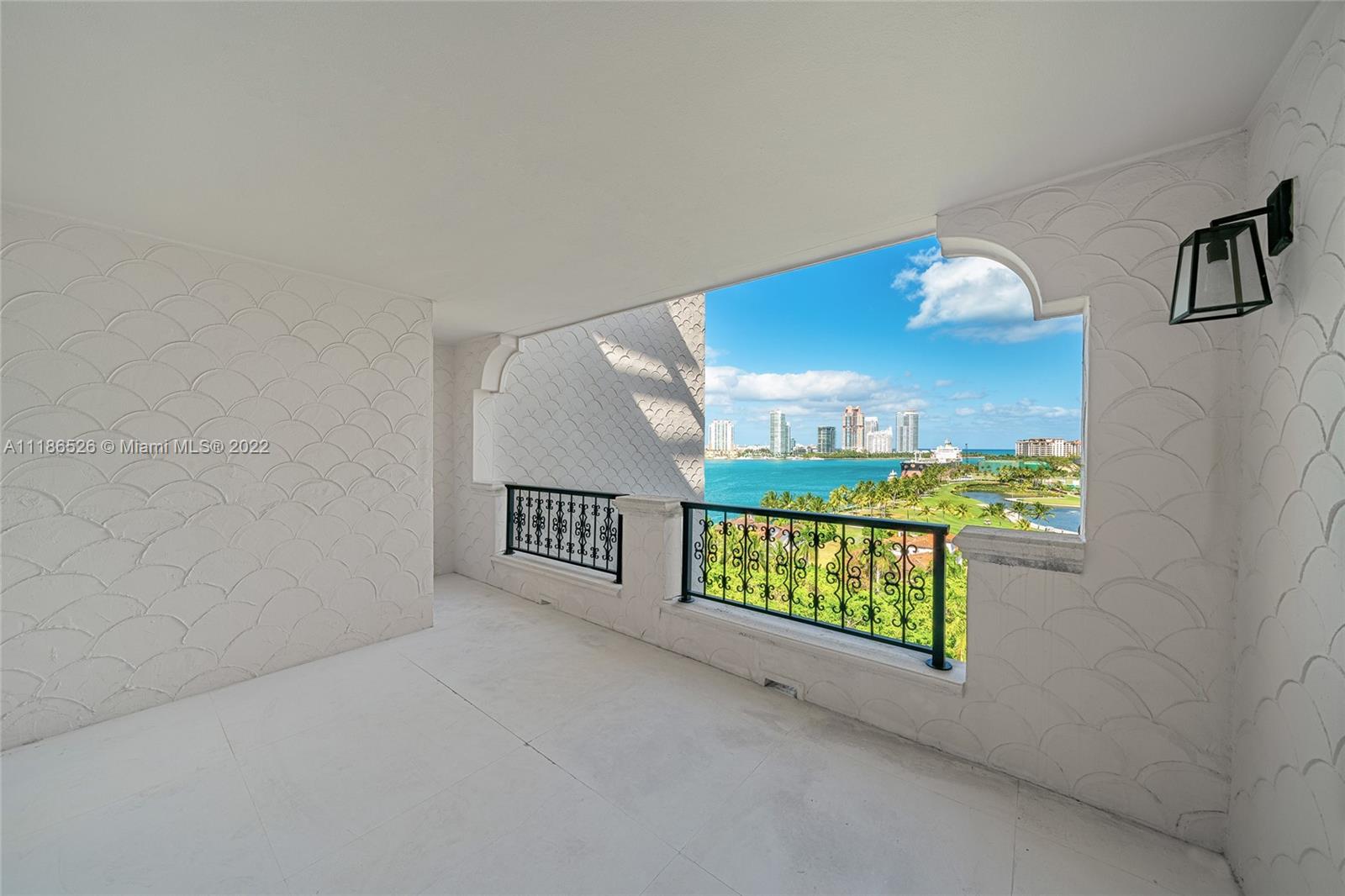 FISHER ISLAND - Residential
