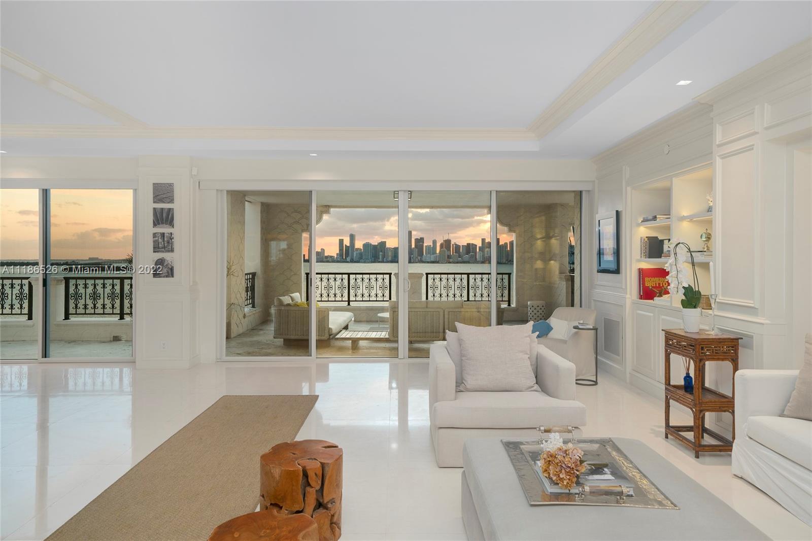 FISHER ISLAND - Residential