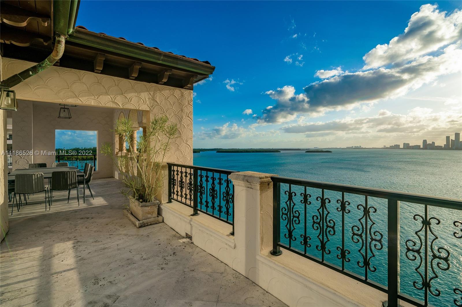 FISHER ISLAND - Residential
