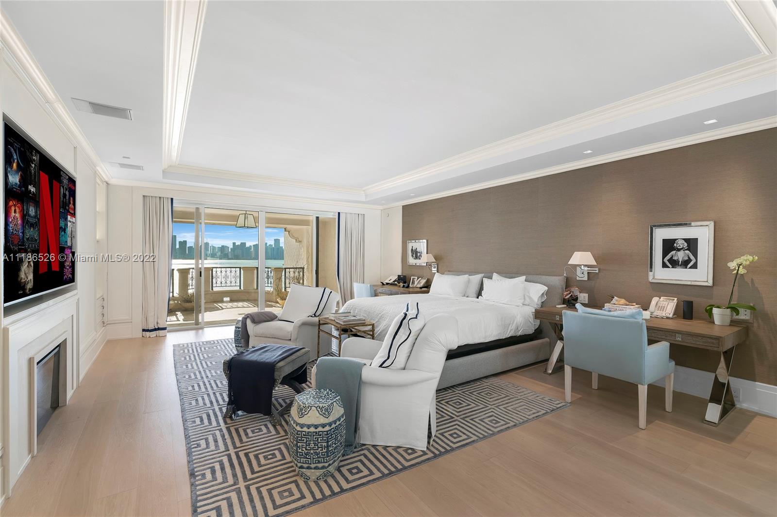 FISHER ISLAND - Residential