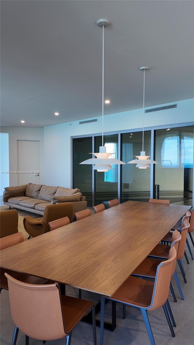 18555 COLLINS AVENUE COND - Residential