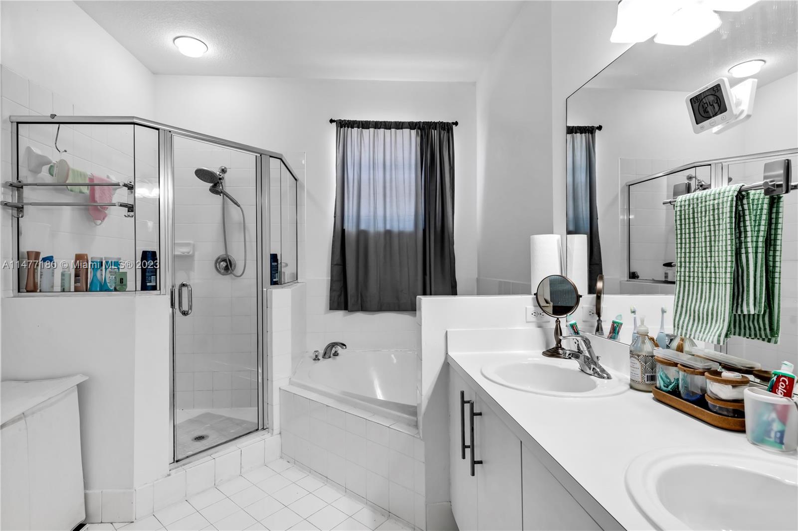 LAKES BY THE BAY CEE - Residential
