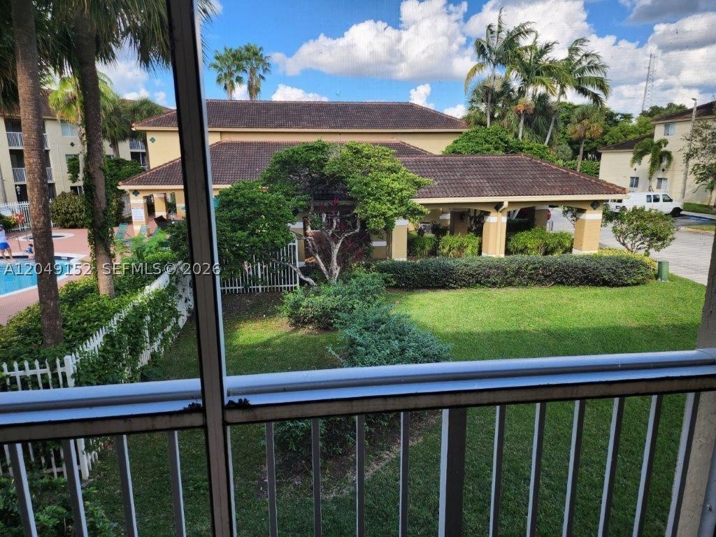 EXELLENT VALUE  IN THIS 2 BEDS 2 BATHS CORNER UNIT EXTENDED BALCONY . WELL MAINTAINED UNIT FEATURES DESIRABLE SPLIT BEDROOM FLOOR PLAN AND LAMINATE FLOORS THROUGHOUT . LARGE WALKING CLOSET  AND RENOVATE BATHROOMS .UPDATED KITCHEN .AC AND WATER HEATER IN GOOD CONDITION . UNIT IS RENTED 2300