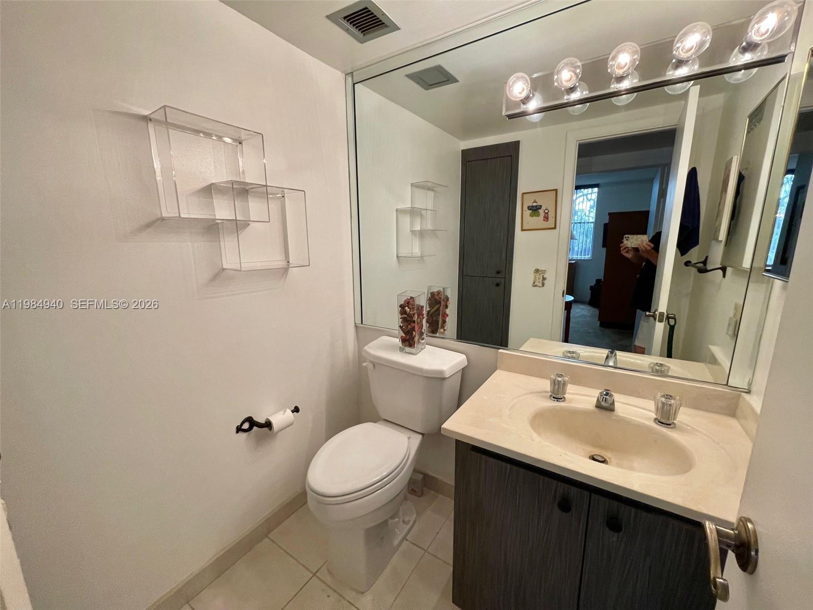 HILLCREST EAST NO 27 COND - Residential