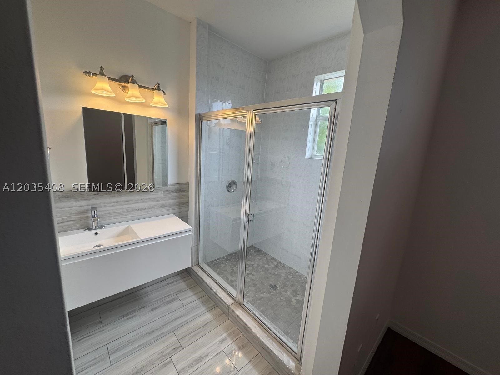 VILLAS AT HARBOR ISLES CO - Residential Lease