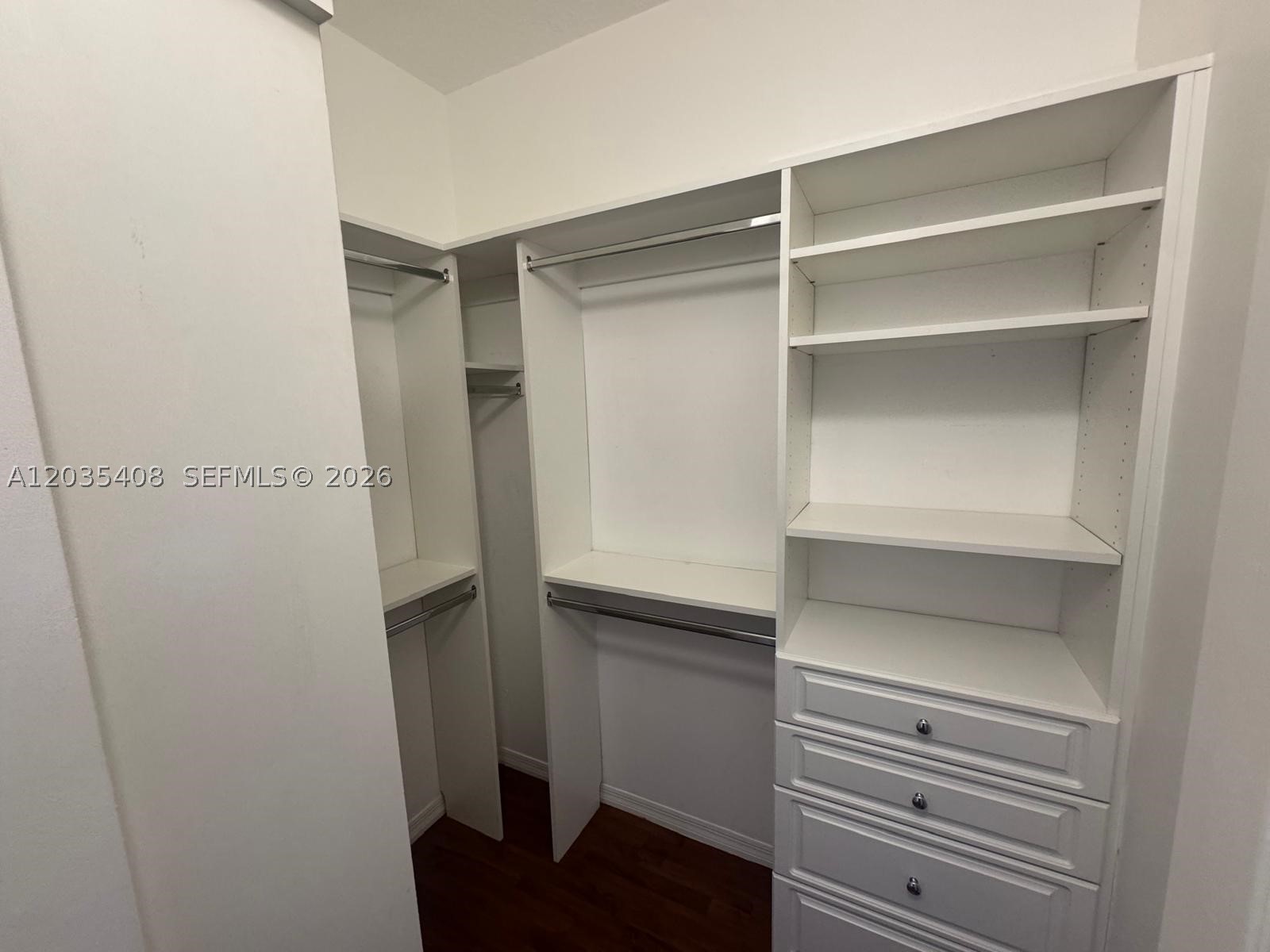 VILLAS AT HARBOR ISLES CO - Residential Lease