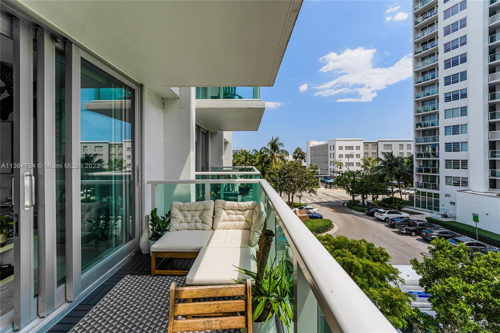 MIRADOR 1000 CONDO - Residential