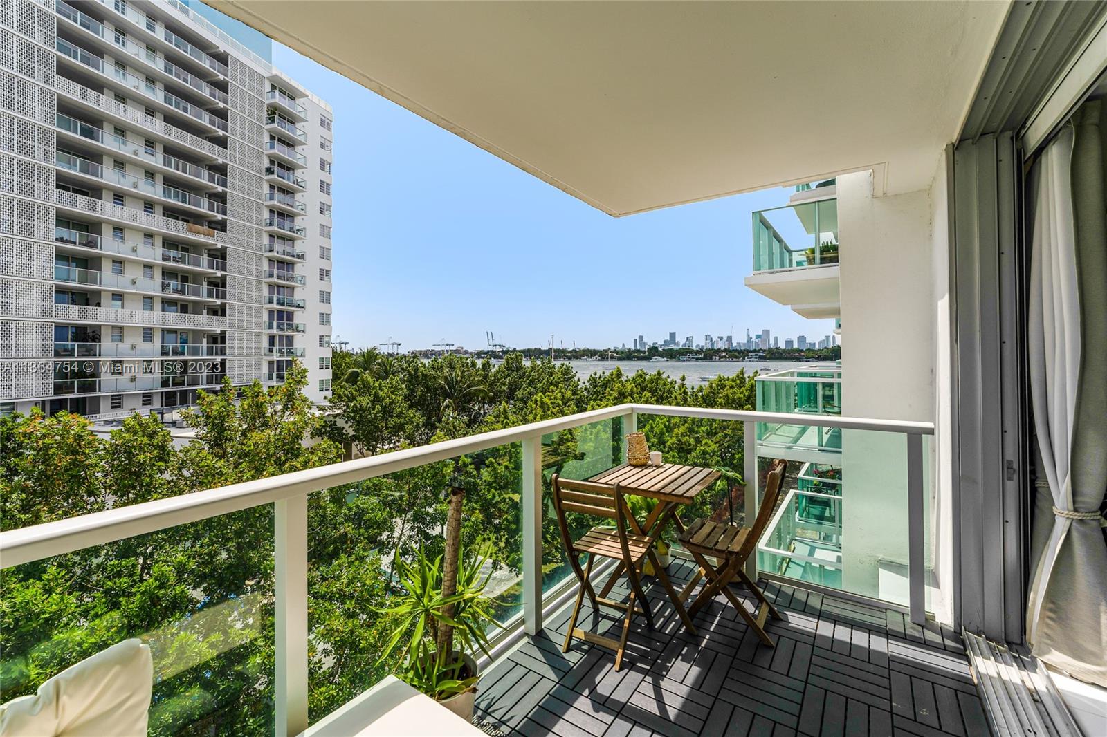 MIRADOR 1000 CONDO - Residential