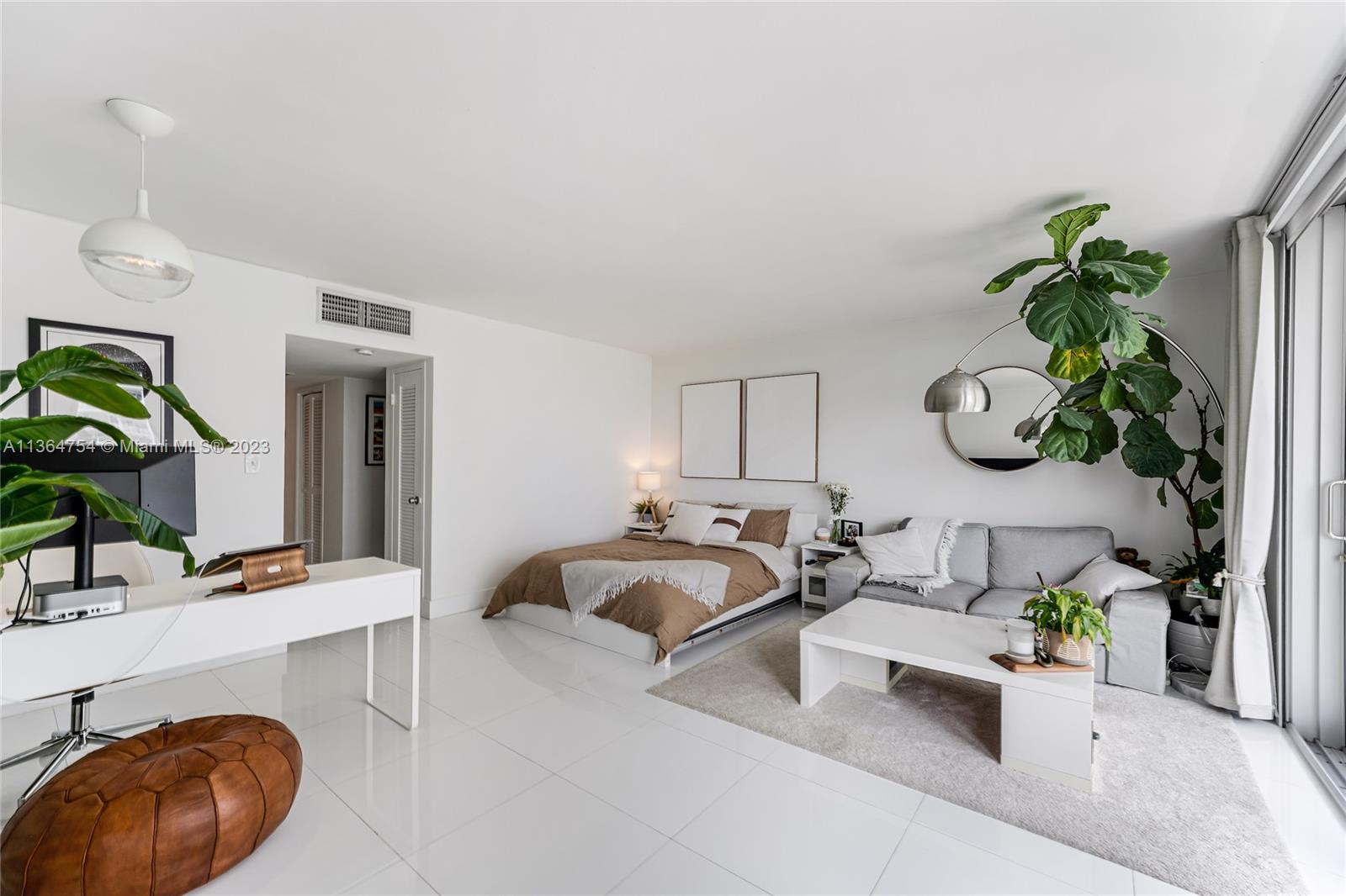 MIRADOR 1000 CONDO - Residential