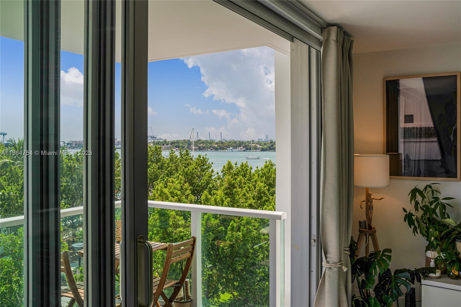 MIRADOR 1000 CONDO - Residential