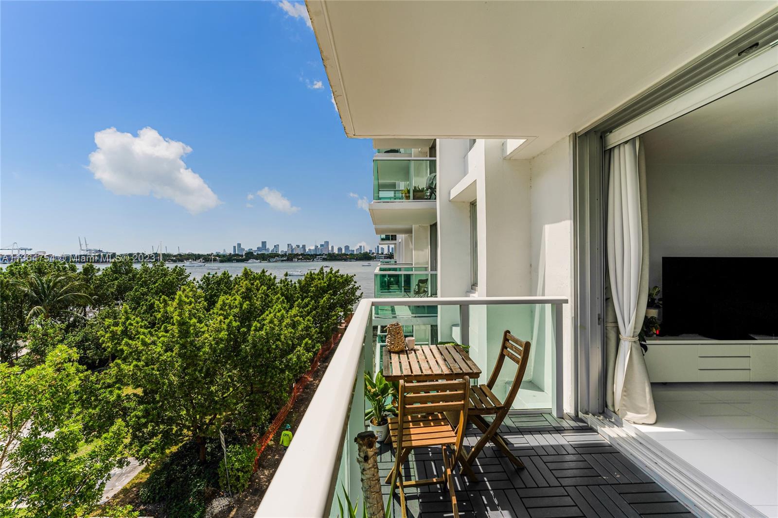 MIRADOR 1000 CONDO - Residential