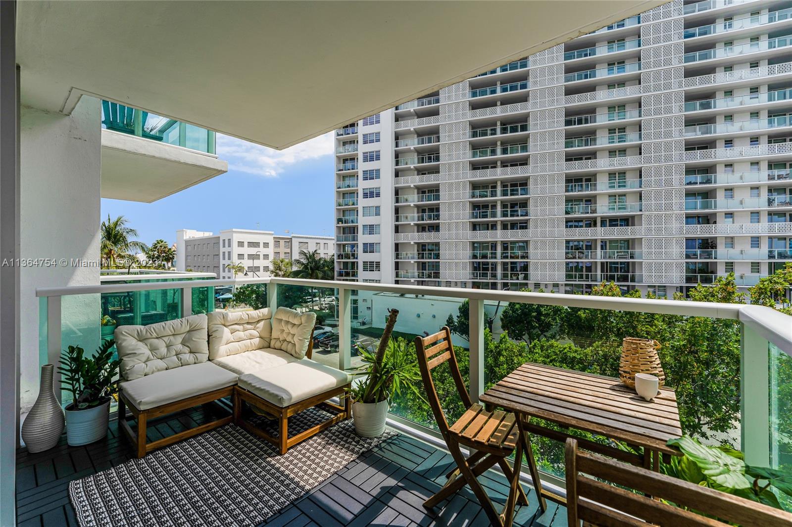 MIRADOR 1000 CONDO - Residential