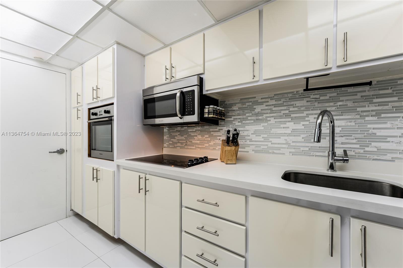 MIRADOR 1000 CONDO - Residential