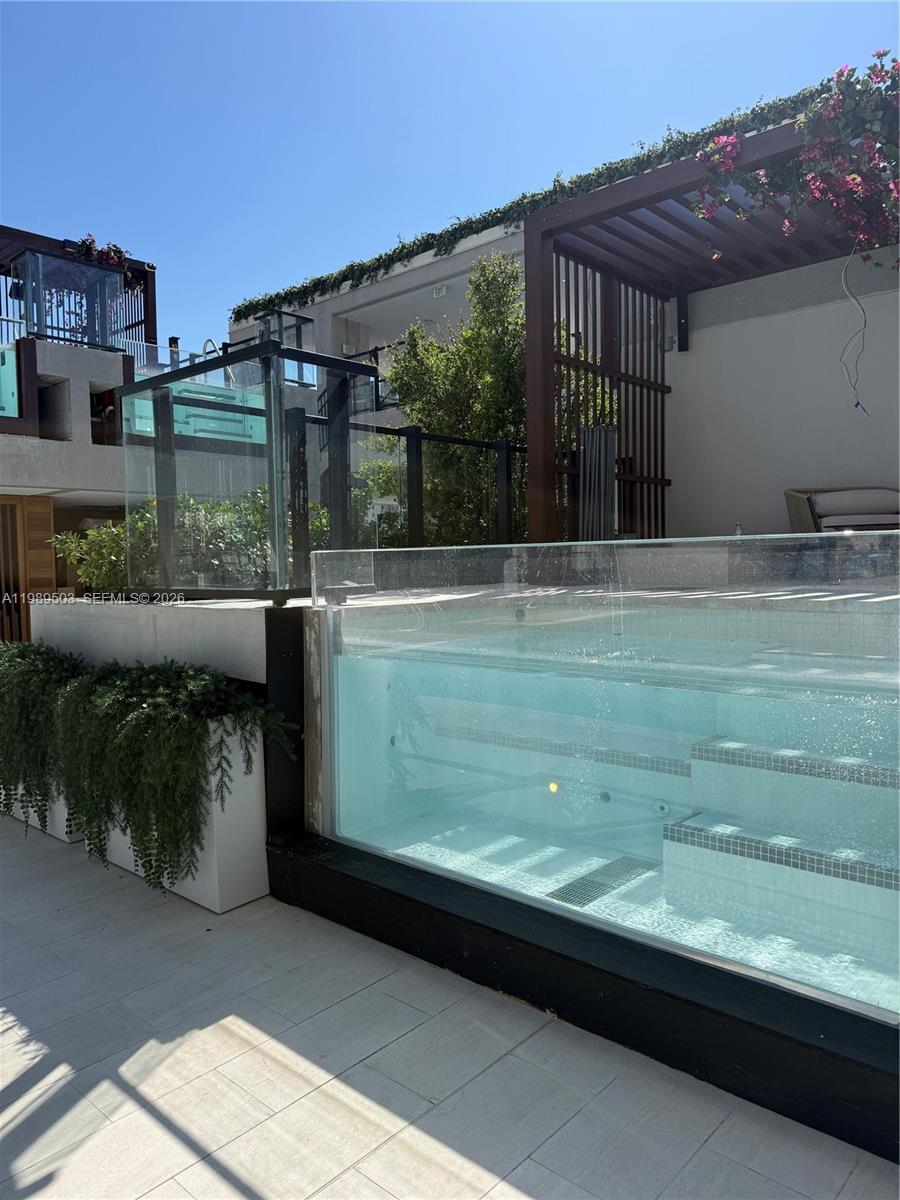 E11EVEN HOTEL - Residential