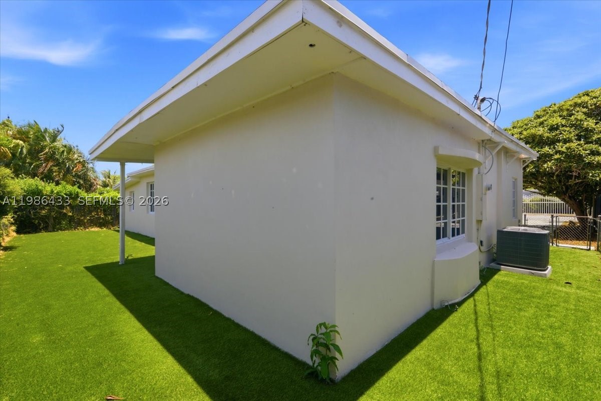W MIAMI SHORES SEC B - Residential