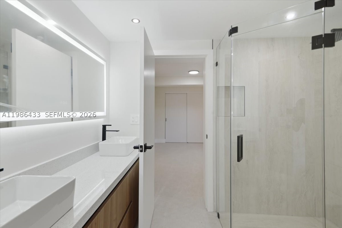W MIAMI SHORES SEC B - Residential