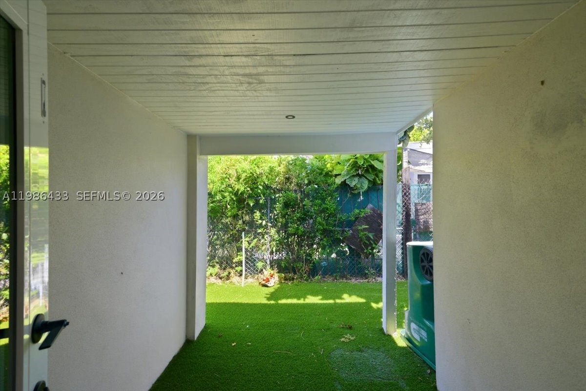 W MIAMI SHORES SEC B - Residential