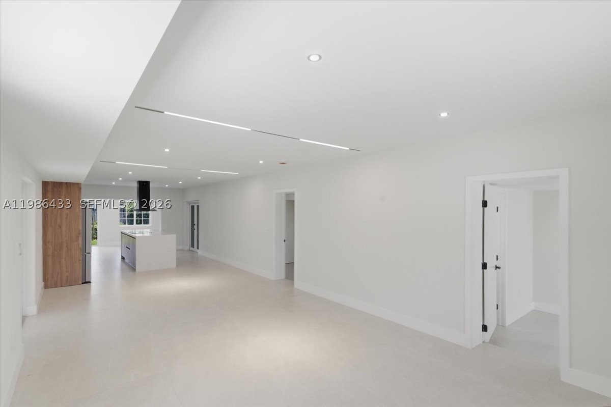 W MIAMI SHORES SEC B - Residential