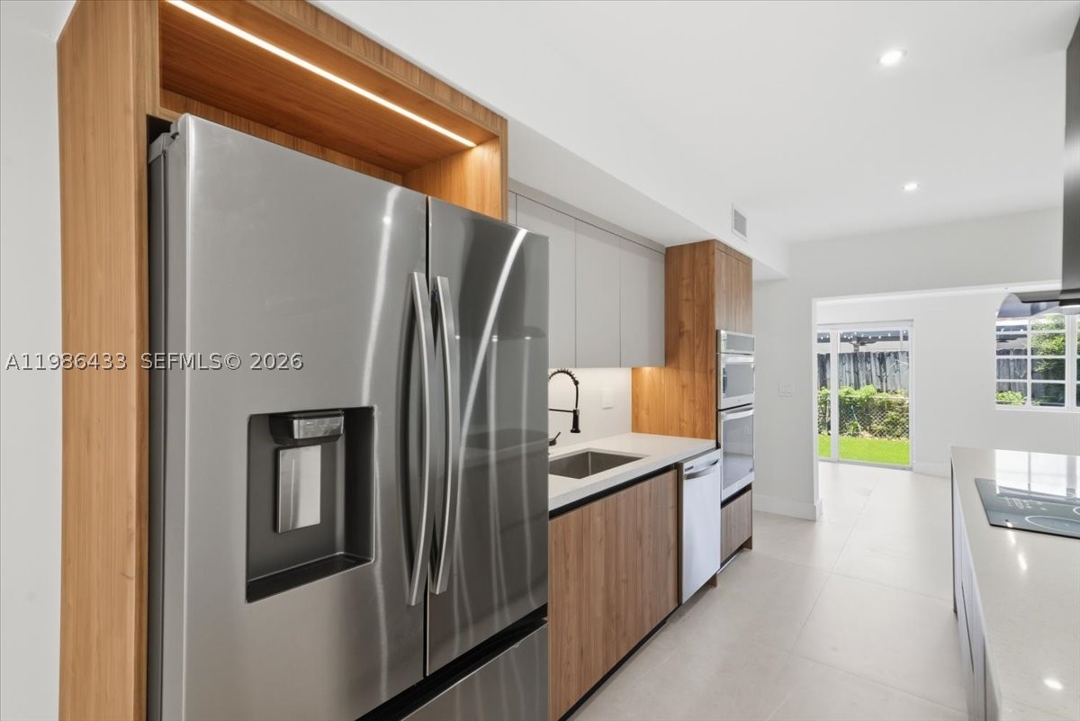 W MIAMI SHORES SEC B - Residential