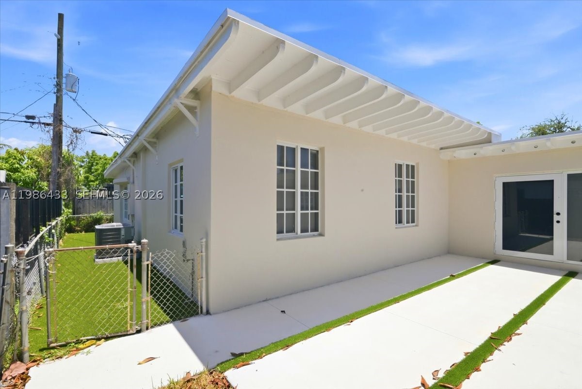 W MIAMI SHORES SEC B - Residential
