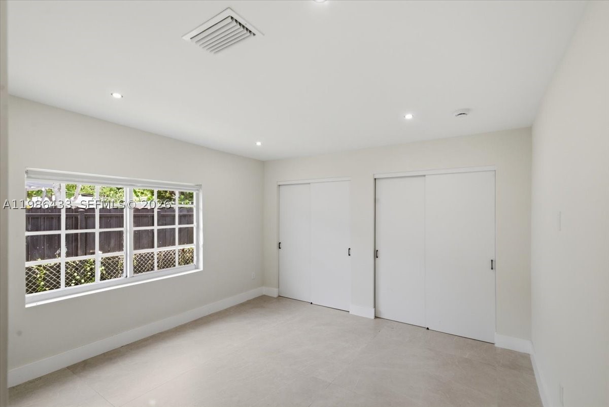 W MIAMI SHORES SEC B - Residential