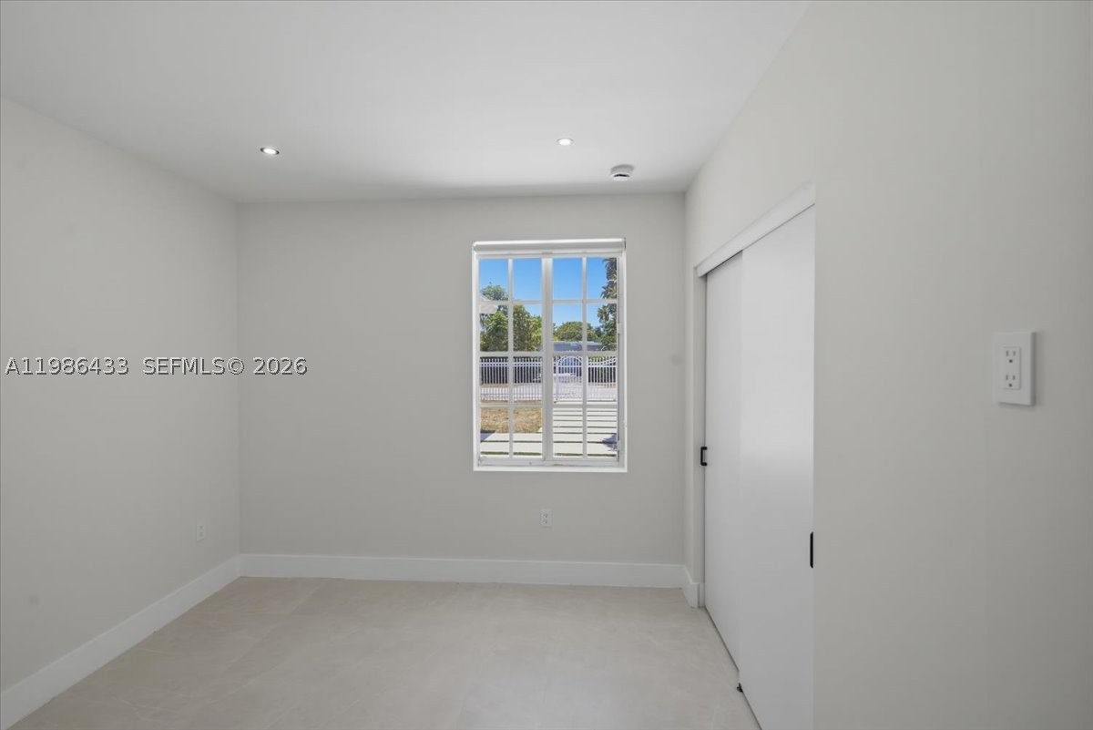 W MIAMI SHORES SEC B - Residential