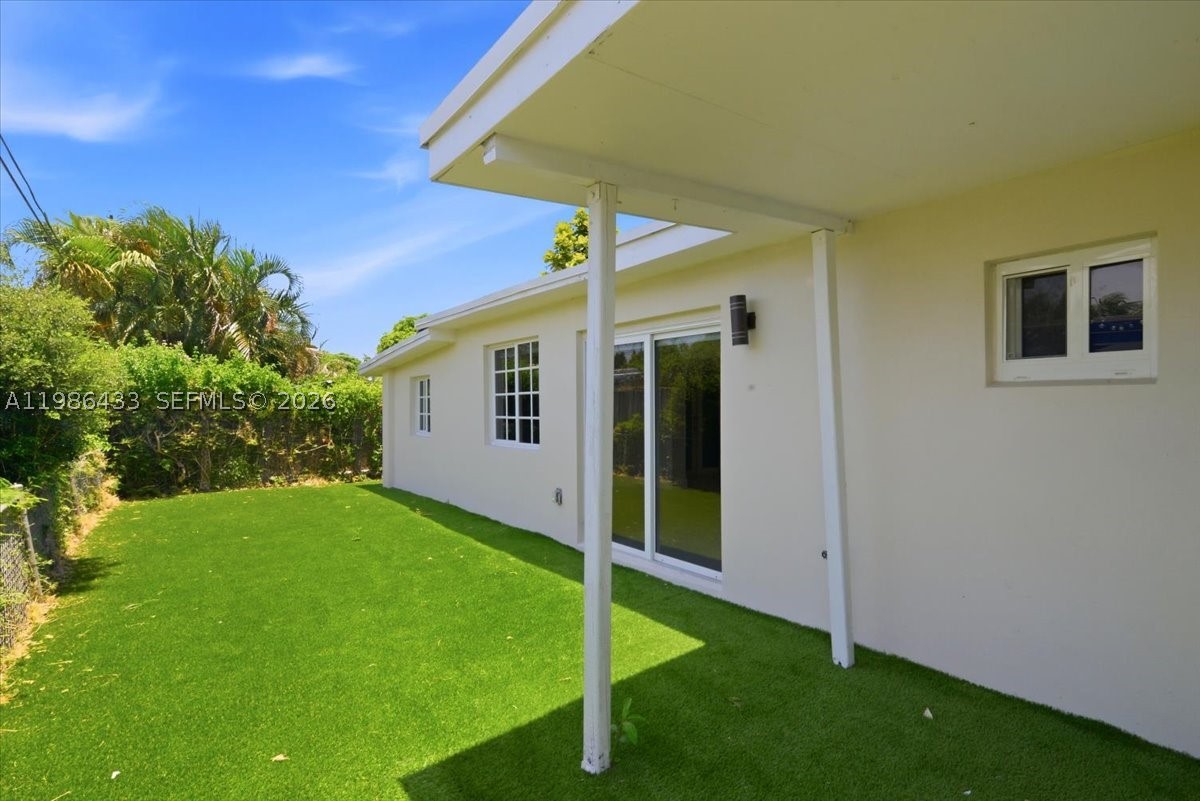 W MIAMI SHORES SEC B - Residential