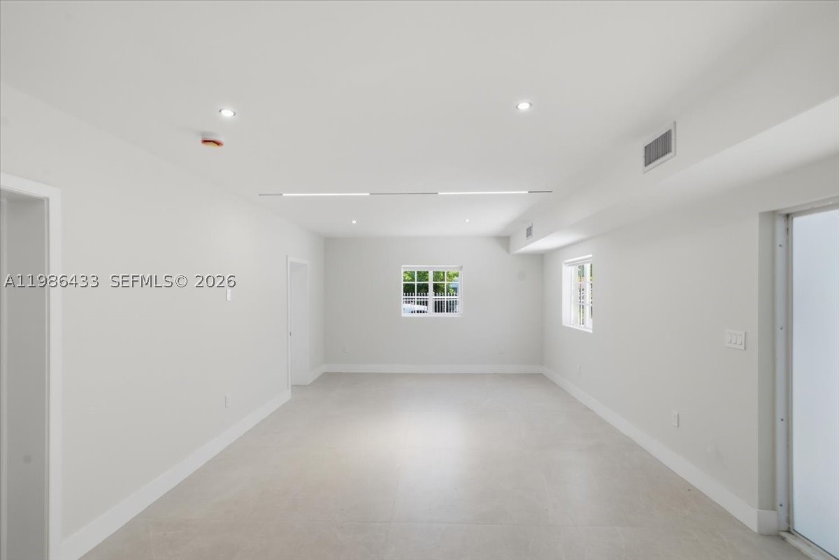 W MIAMI SHORES SEC B - Residential