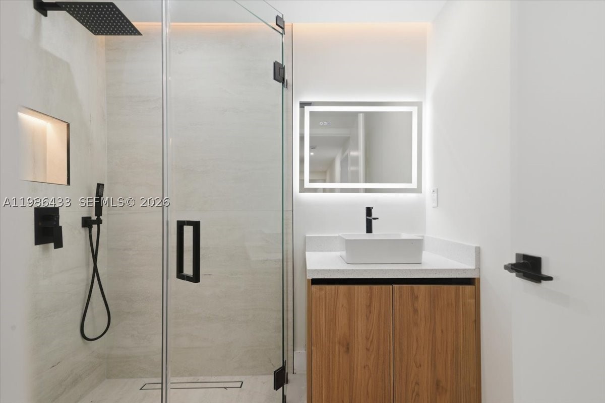 W MIAMI SHORES SEC B - Residential