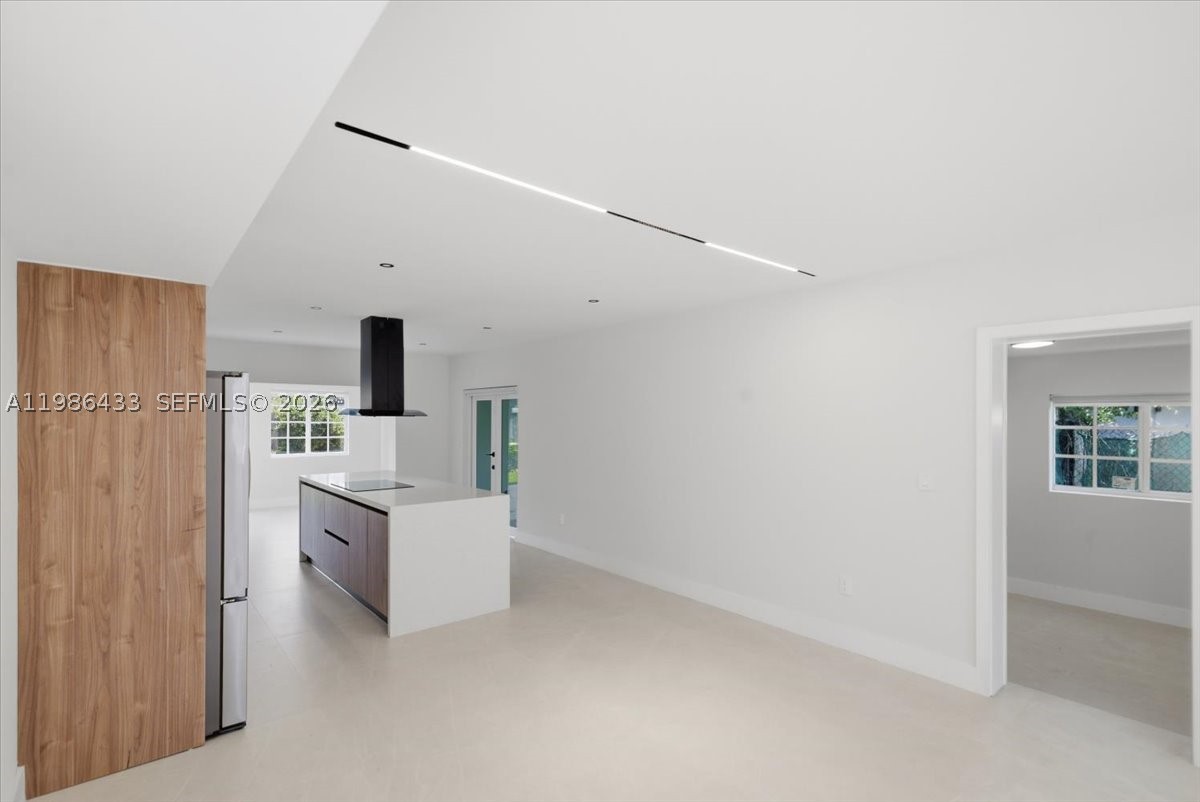 W MIAMI SHORES SEC B - Residential