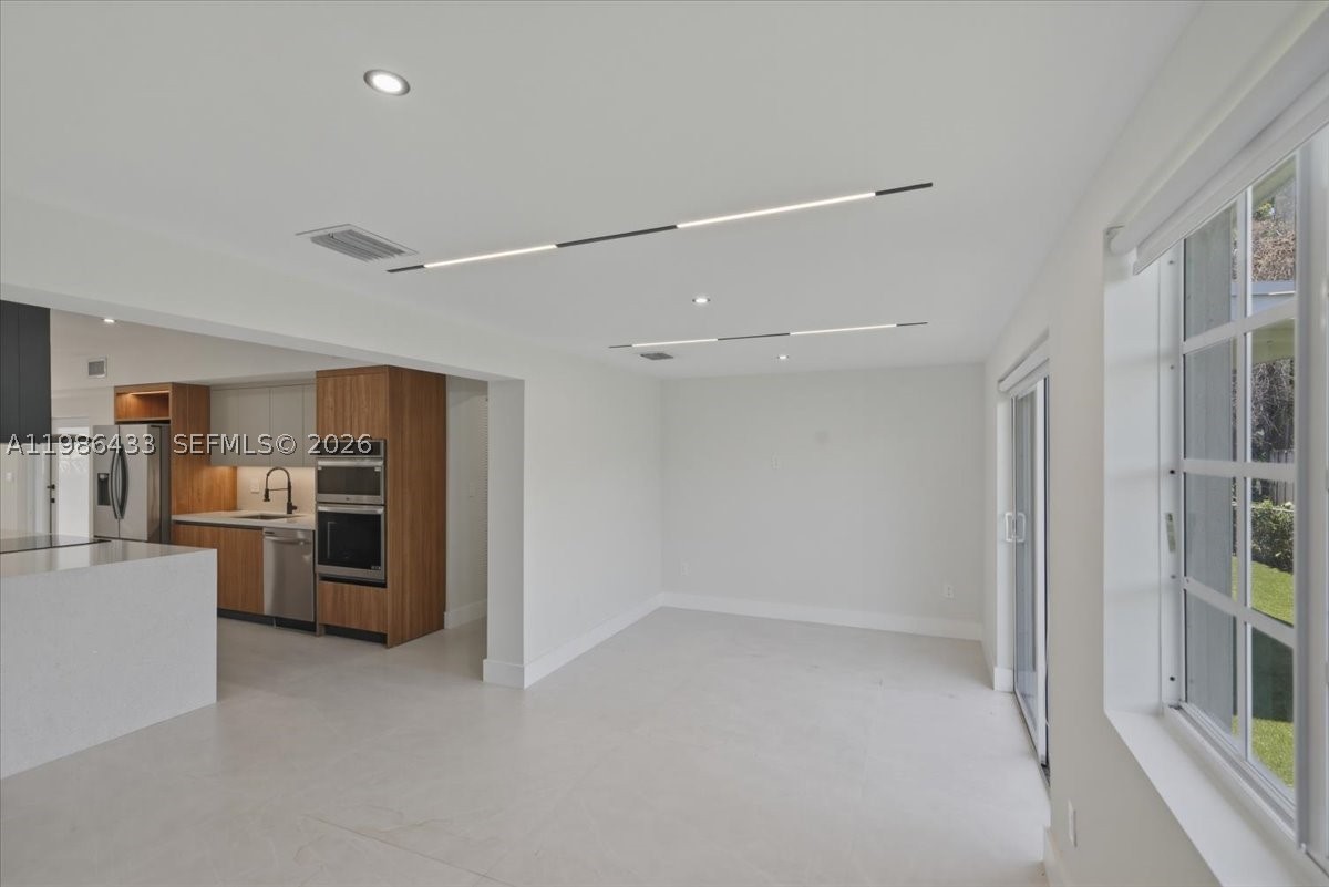 W MIAMI SHORES SEC B - Residential