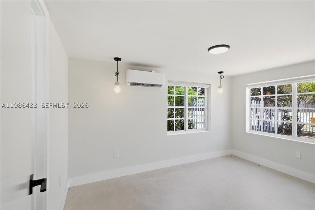 W MIAMI SHORES SEC B - Residential