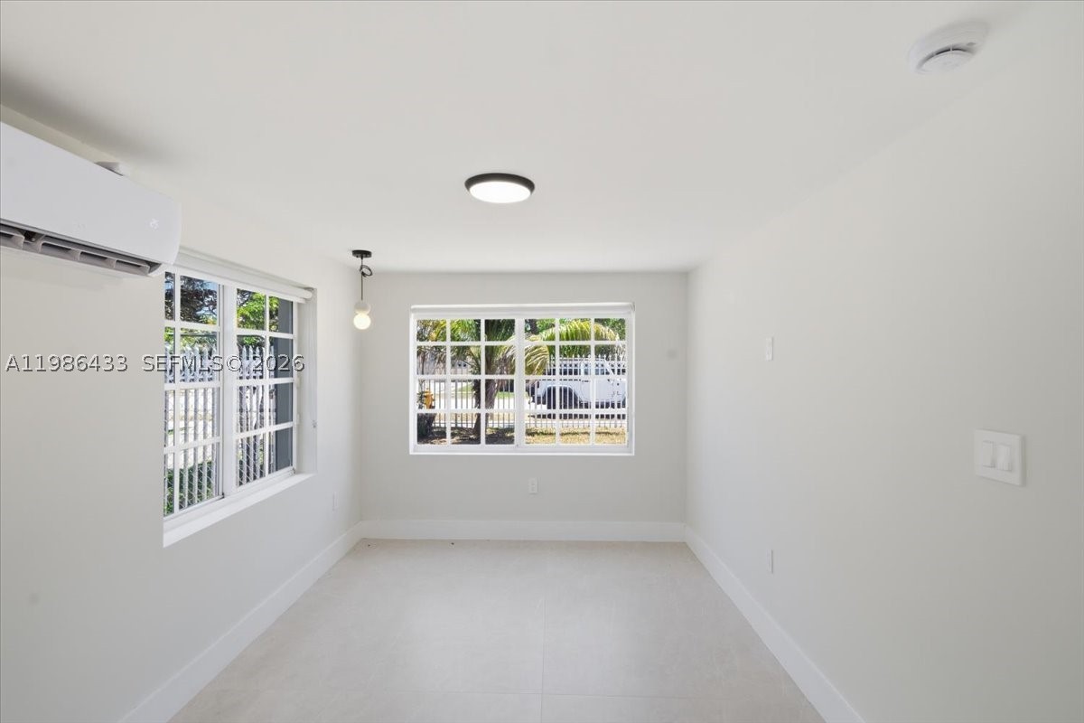 W MIAMI SHORES SEC B - Residential