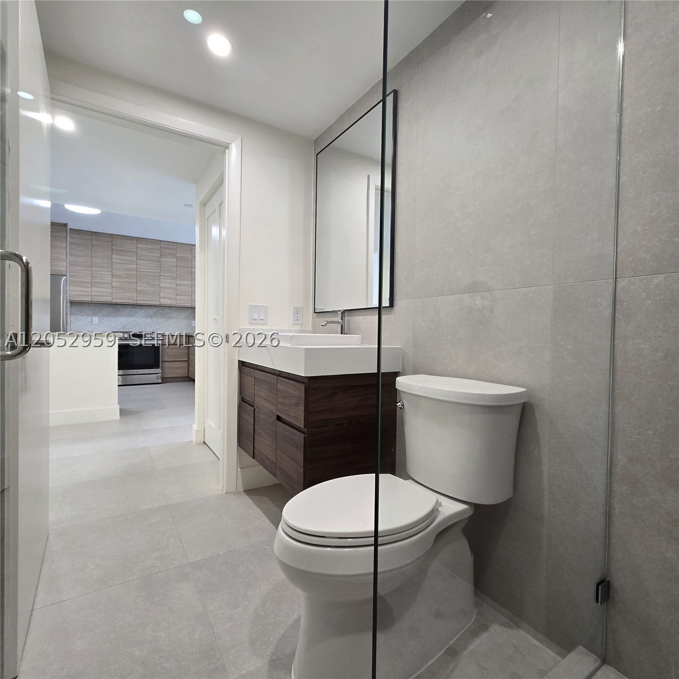 GOLDEN BAY CLUB CONDO - Residential Lease