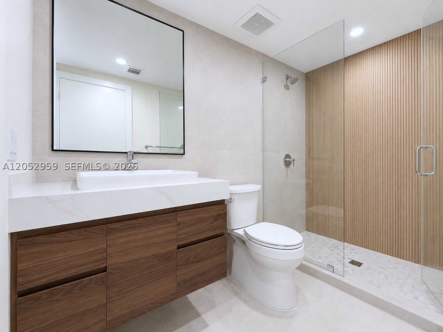 GOLDEN BAY CLUB CONDO - Residential Lease